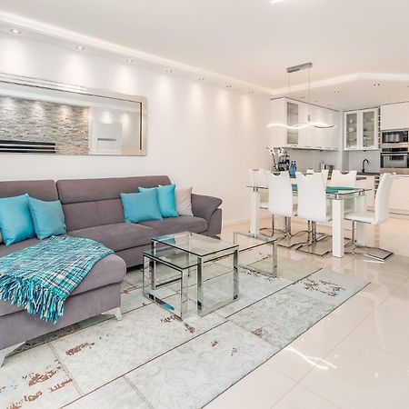Stylish Vacation Apartment With Parking In Miedzyzdroje By Noclegi Renters Dış mekan fotoğraf
