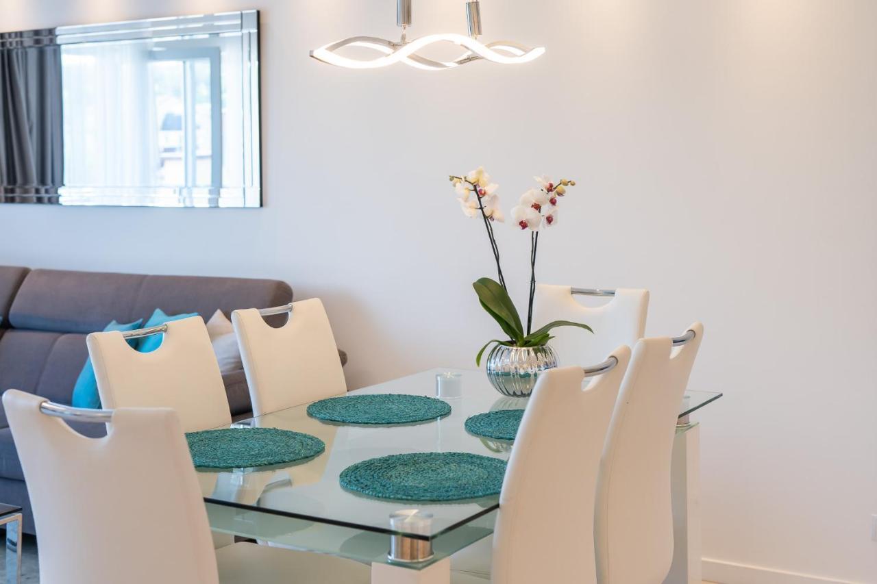 Stylish Vacation Apartment With Parking In Miedzyzdroje By Noclegi Renters Dış mekan fotoğraf